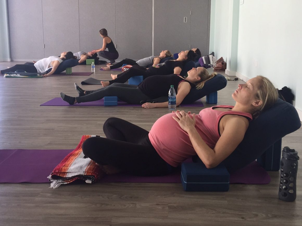 Best Poses For Prenatal Yoga for the Third Trimester büddhi Online